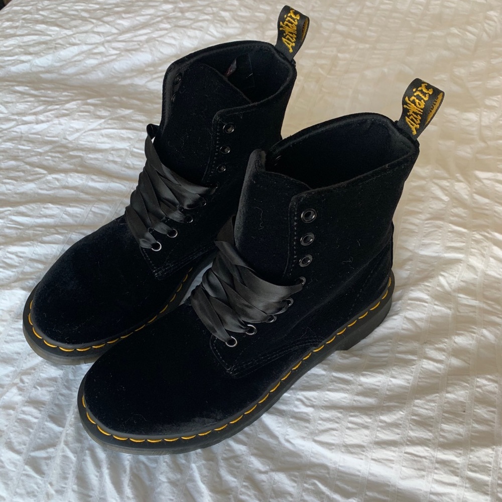 Dr. Martens 1460 Pascal Velvet Boots